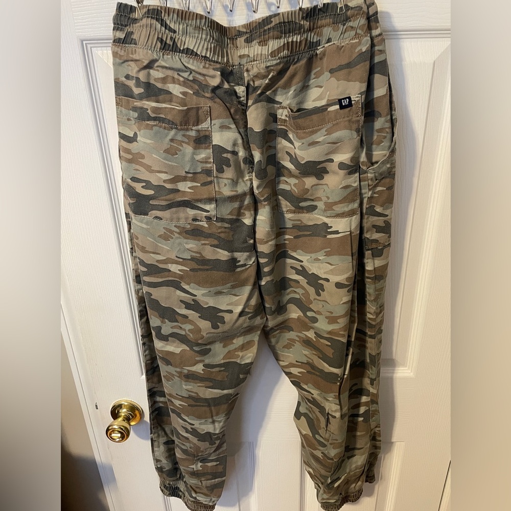 GAP Women’s Camo Pants/Joggers with Drawstring - Picture 2 of 3